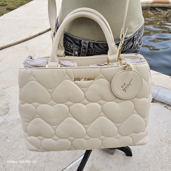 BETSEY JOHNSON CHALK COLOR SATCHEL w/REMOVABLE MIRROR - Picture 3 of 7